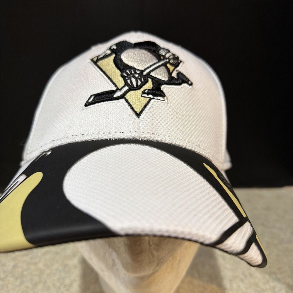 Pittsburgh Penguins NHL Reebok Draft Team Take Down Fitted  Hat White S/M